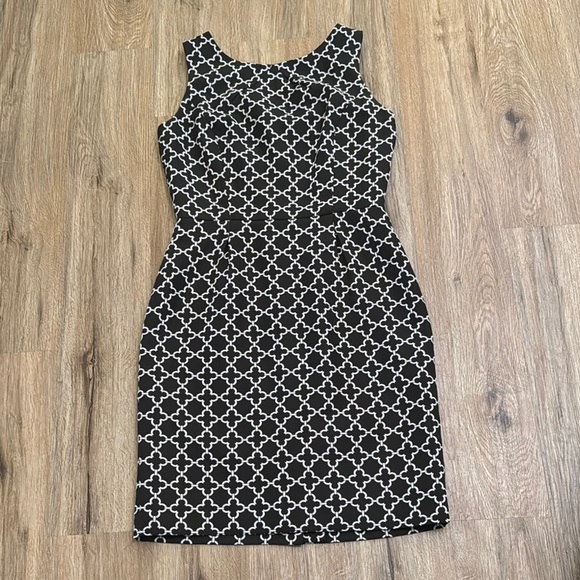 Tahari Black and White Sheath Mini Dress - Picture 1 of 7